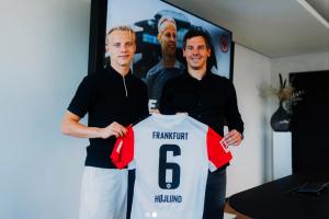 官方:小霍伊伦肌肉不适退出丹麦U21集训,返回法兰克福接受检查