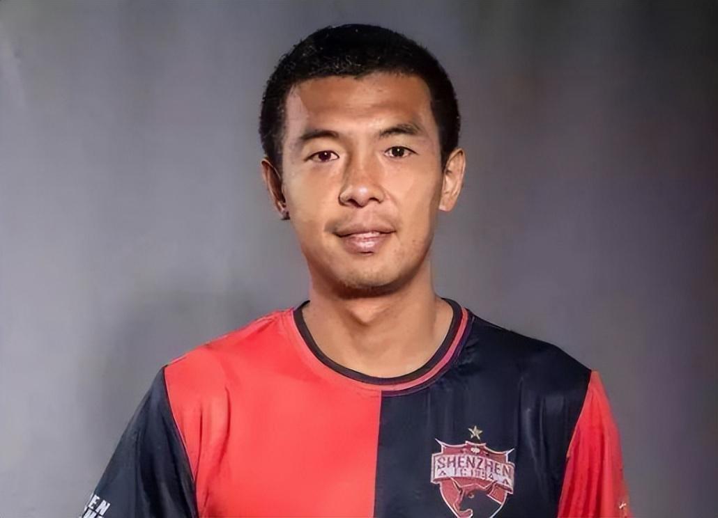 开云-前国脚徐亮爆猛料 当年刚入选国足要为老队员洗球鞋球袜 引发热议