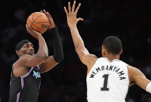 开云体育官网-文班亚马：“降龙十八掌！”